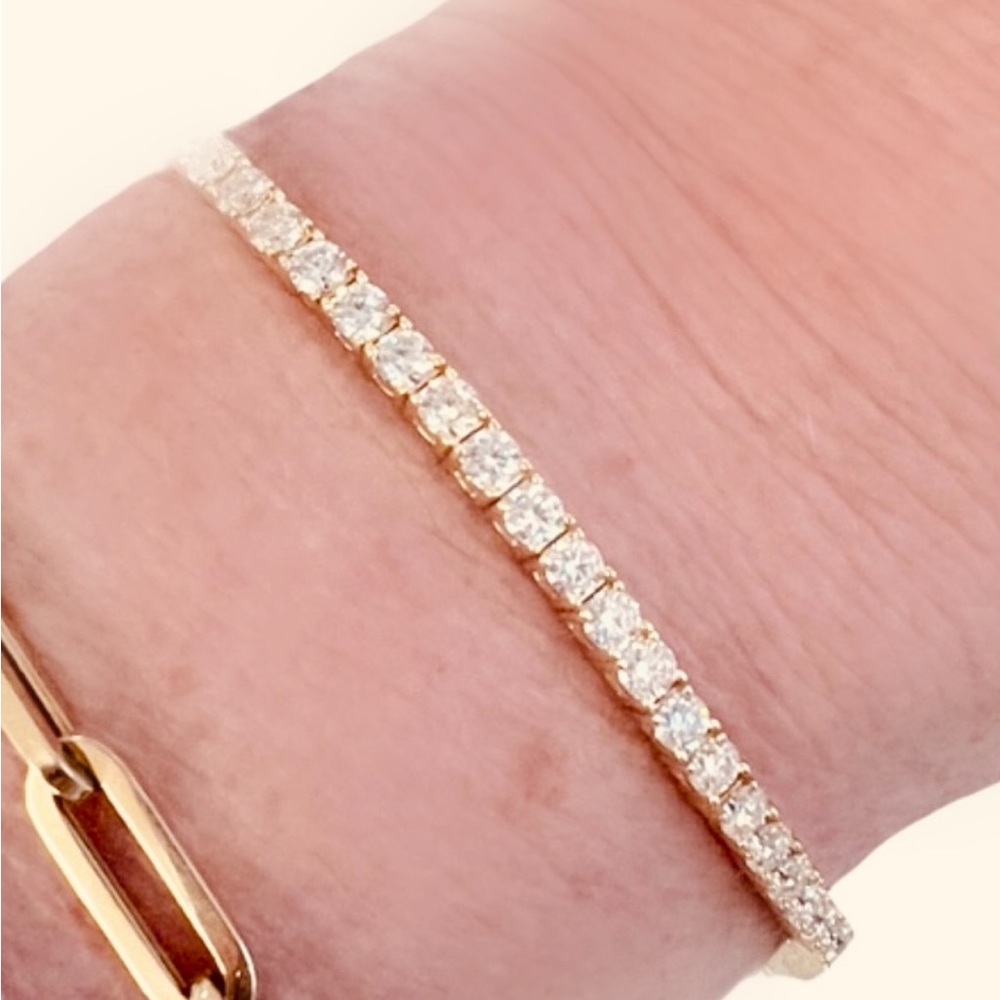 NWT 6.2 CTW Moissanite tennis bracelet Sz 8”